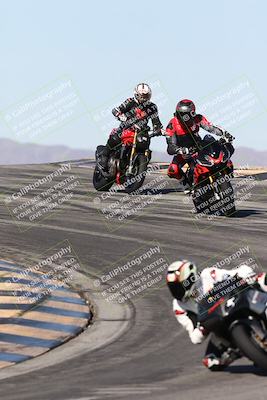 media/Dec-01-2025-Moto Forza (Mon) [[2daa91e15f]]/2-Intermediate Group/Session 2 (Turns 9 and 10)/